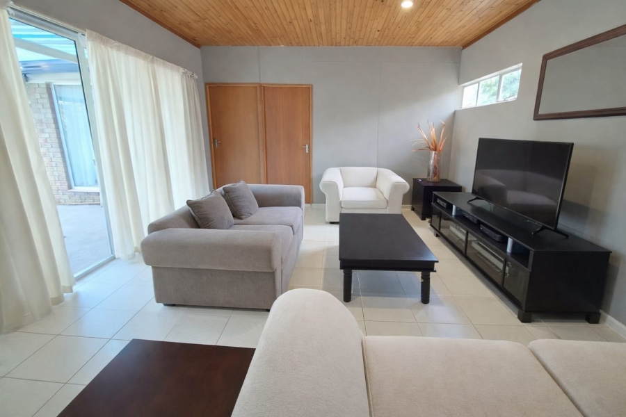 6 Bedroom Property for Sale in Heuwelsig Free State